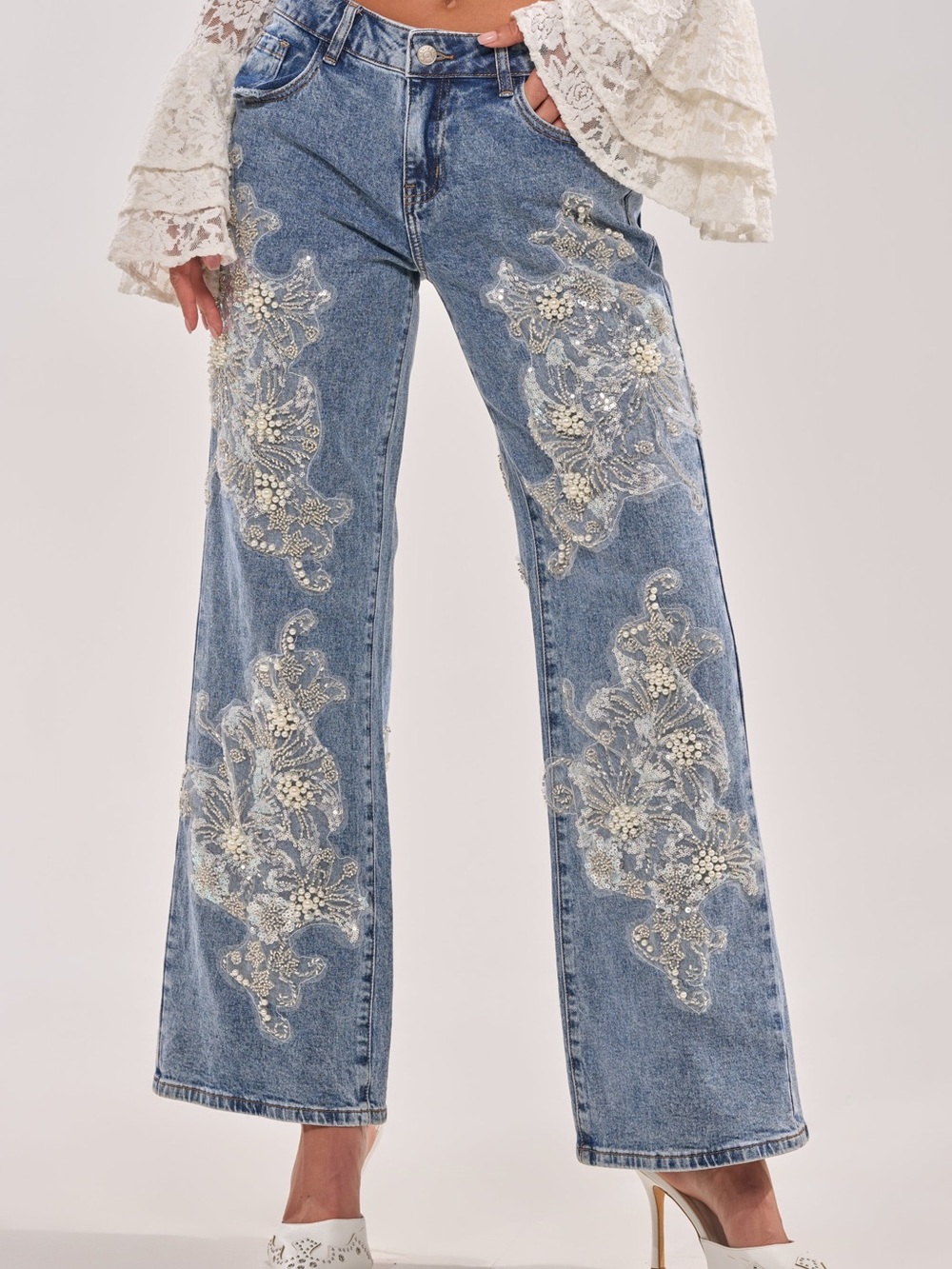 Embellished Wide-Leg Women’s Jeans - Blue with Ivory Floral Appliqué